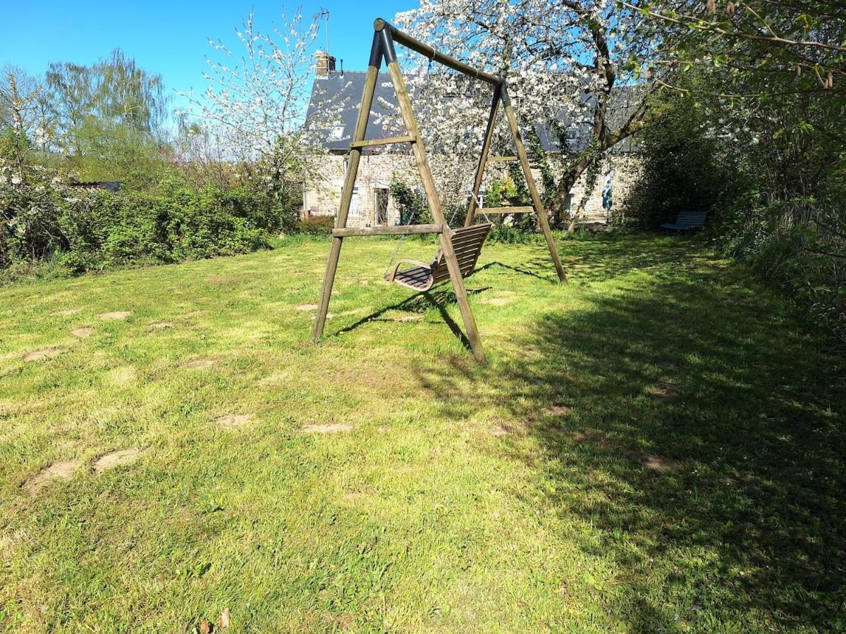 Au Lutin Pomme - Maison De Vacances Bretagne Mellé Exterior foto